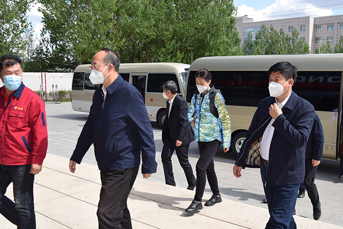吉林副省長(zhǎng)吳靖平視察鵬鴻生產(chǎn)基地